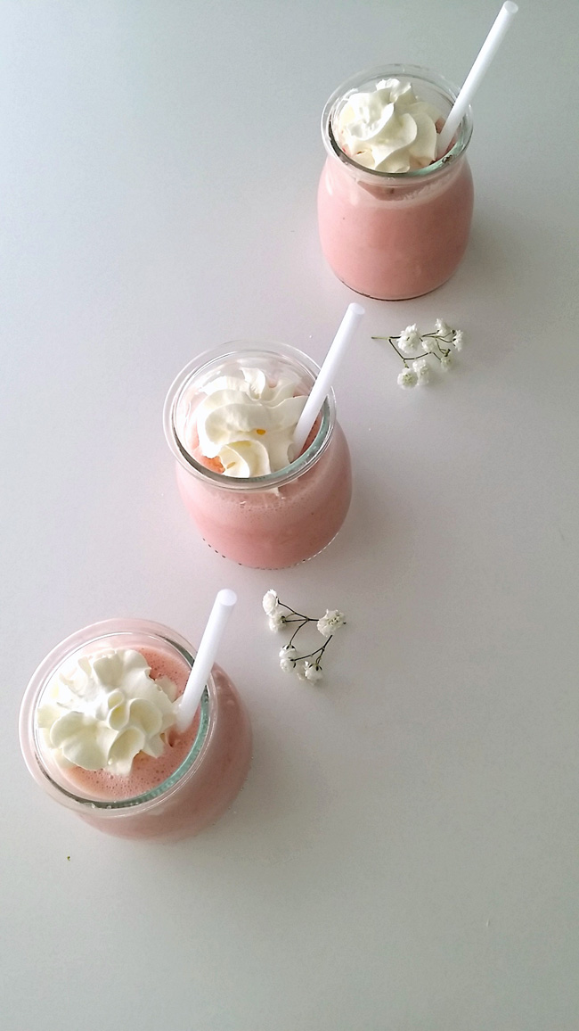 SMOOTHIE DE FRESA Y YOGURT GRIEGO