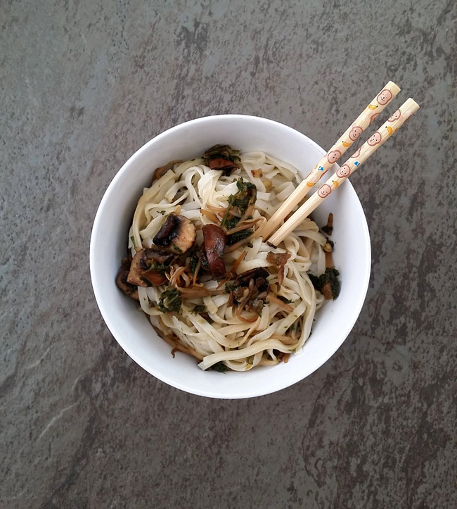 noodles con kale y portobelo