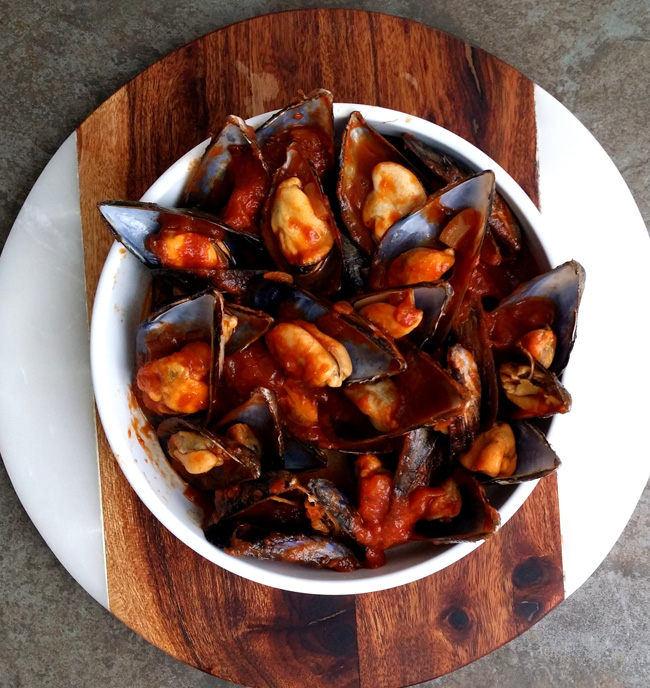 mejillones con tomate