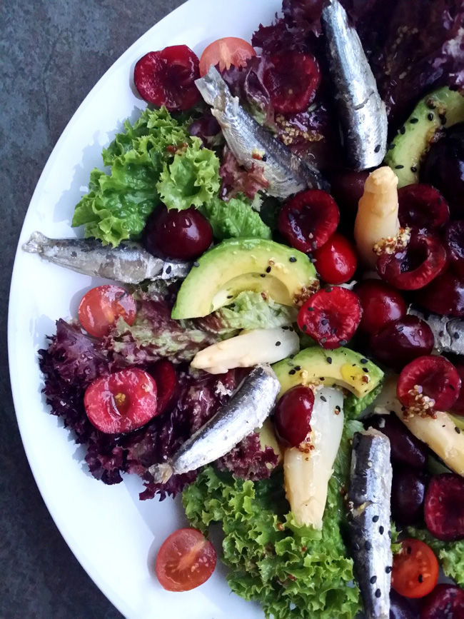 ensalada de cerezas y sardinillas 2