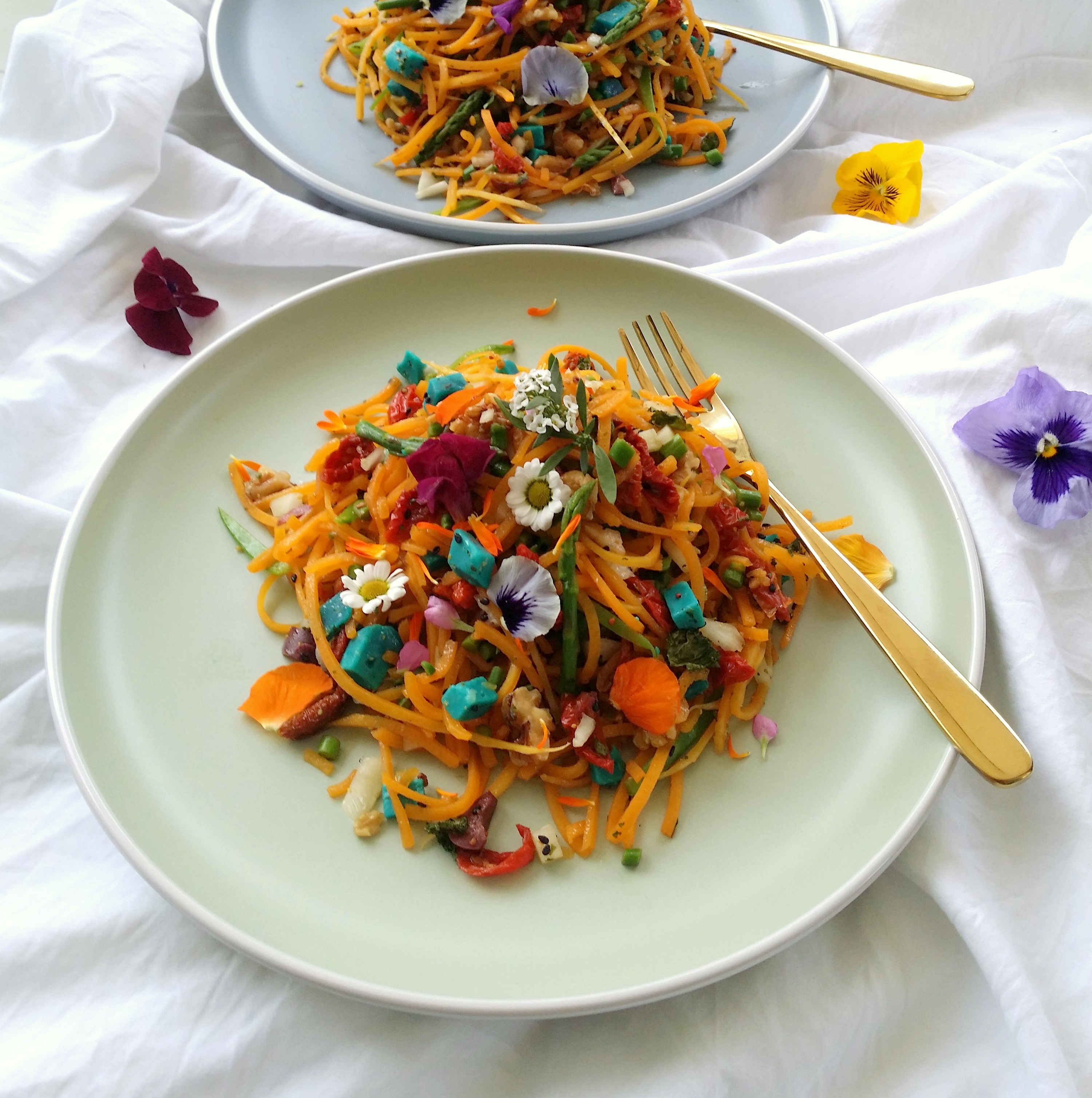 Ensalada de espagueti de calabaza y verduras